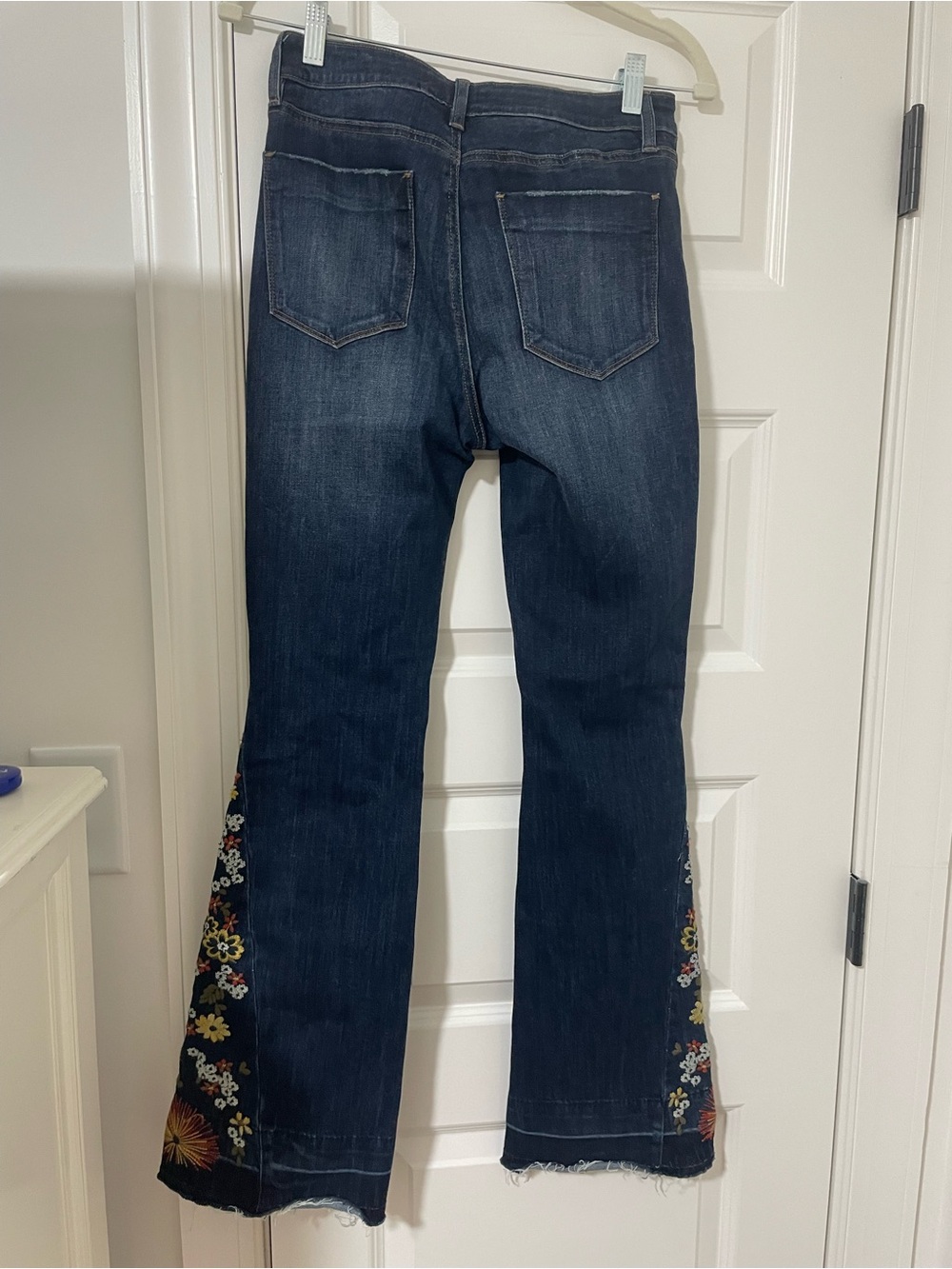 Embroidered Jeans - Picture 4 of 4